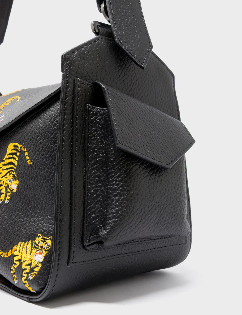Houston Black Leather Shoulder Bag - Tiger Rumble