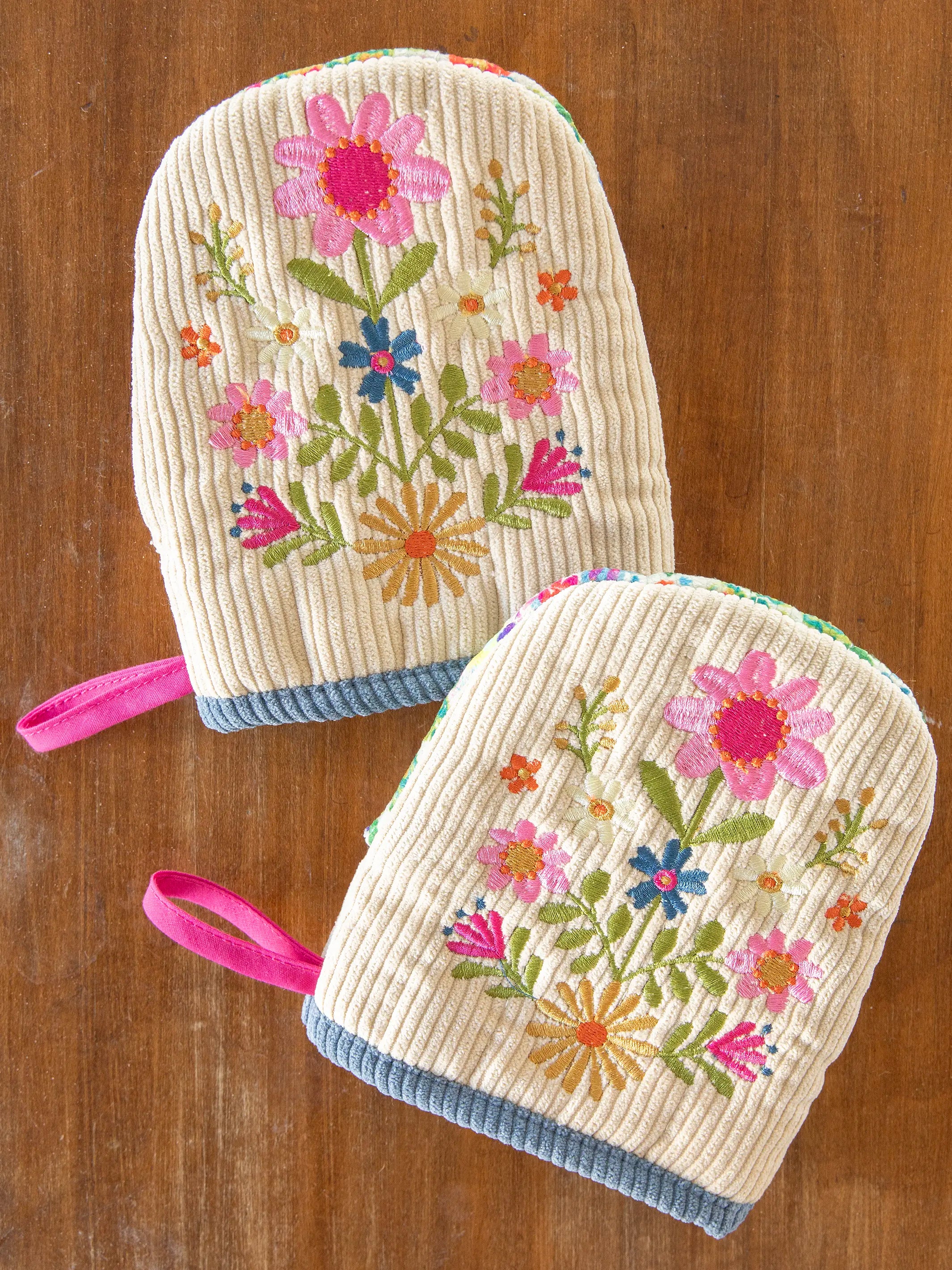Embroidered Mini Oven Mitts. Set of 2