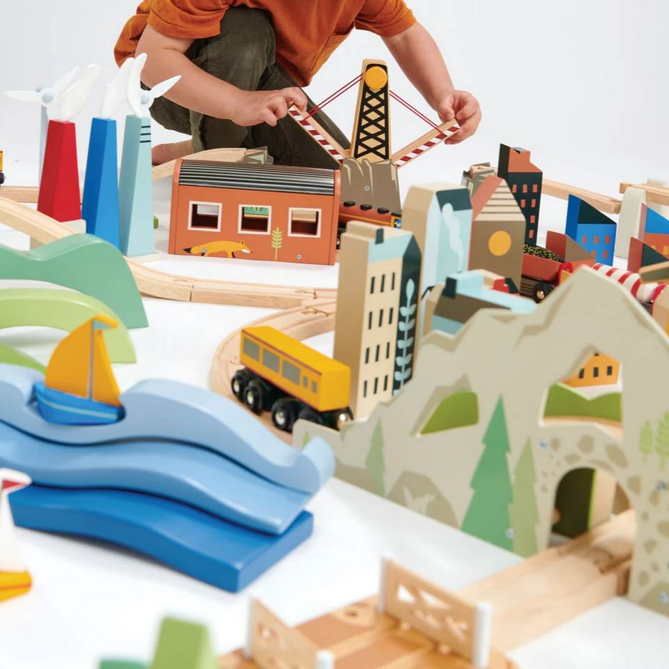 Mountain View Train Deluxe Set